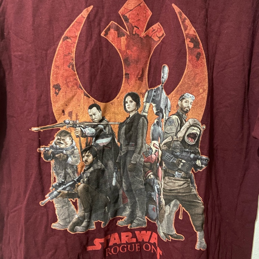 New w/tag Star Wars Rouge One Large Maroon T Shirt - Picture 2 of 5